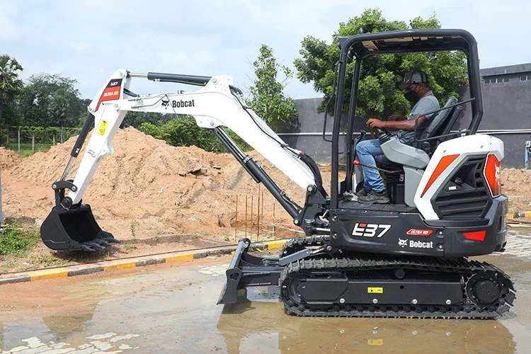 Bobcat E37 Ultra HD